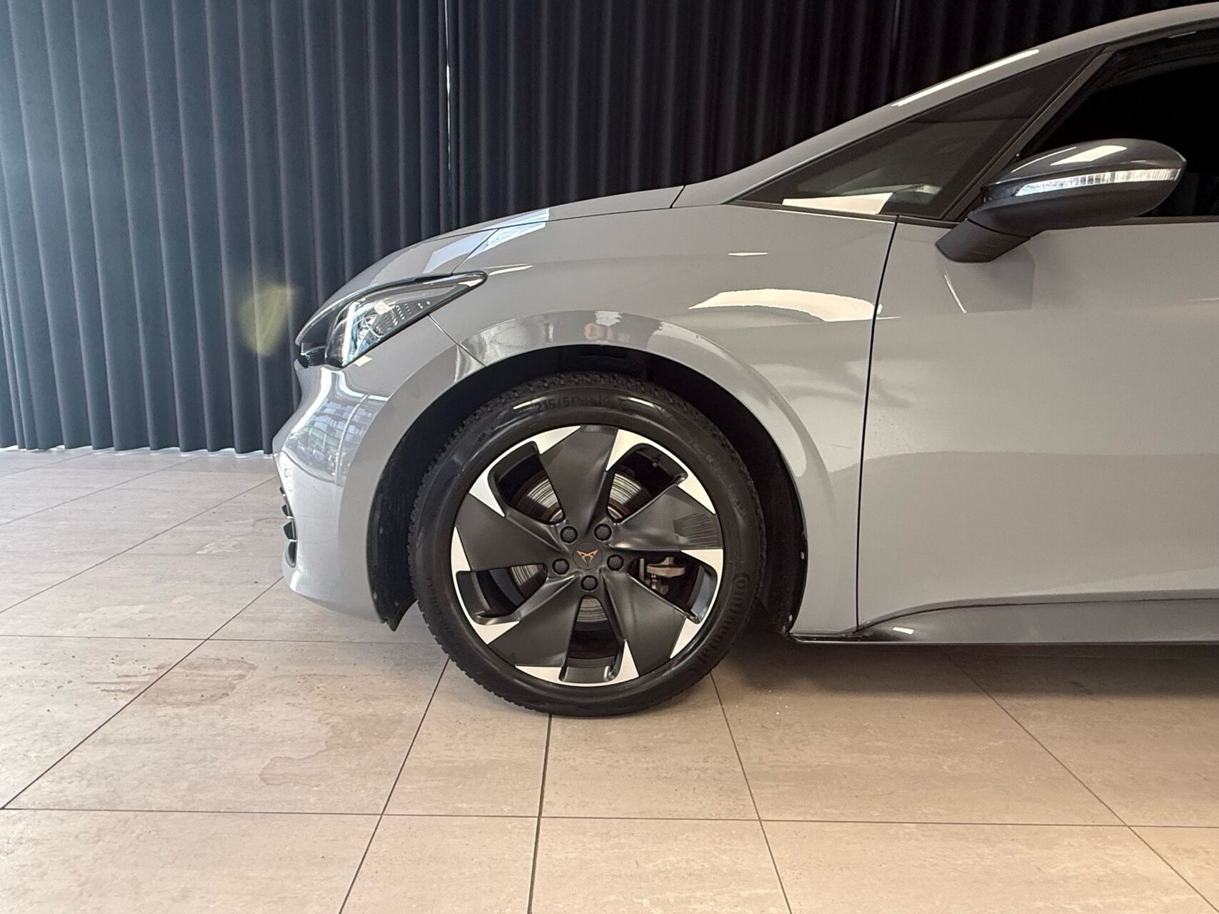 Grå Cupra Born fra 2024