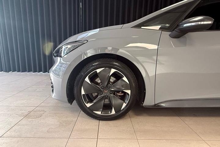 Grå Cupra Born fra 2024