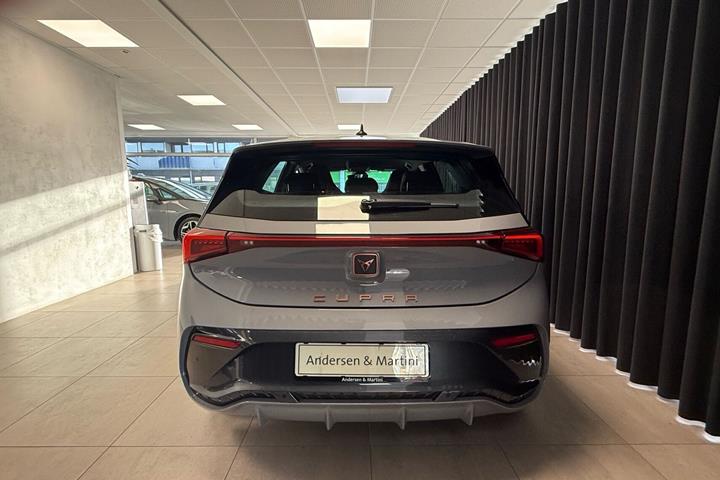 Grå Cupra Born fra 2024