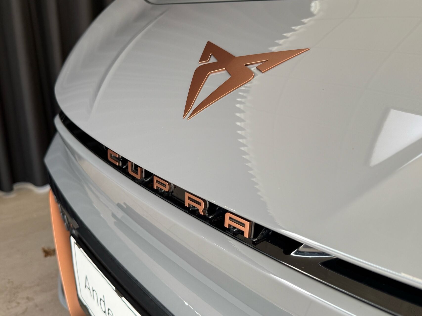 Grå Cupra Born fra 2024