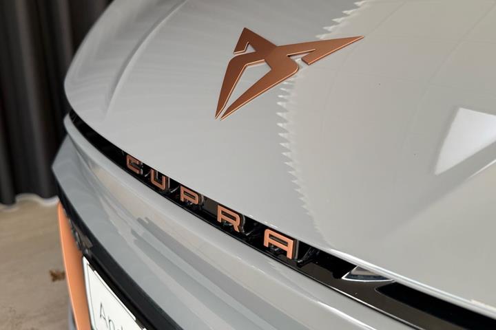 Grå Cupra Born fra 2024