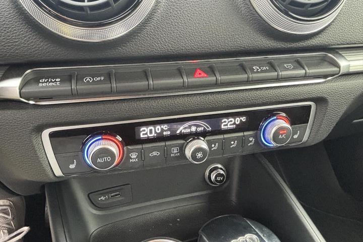 Hvid Audi A3 fra 2019