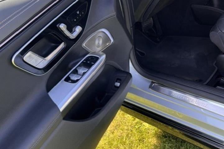 undefined Mercedes EQE300 fra 2024