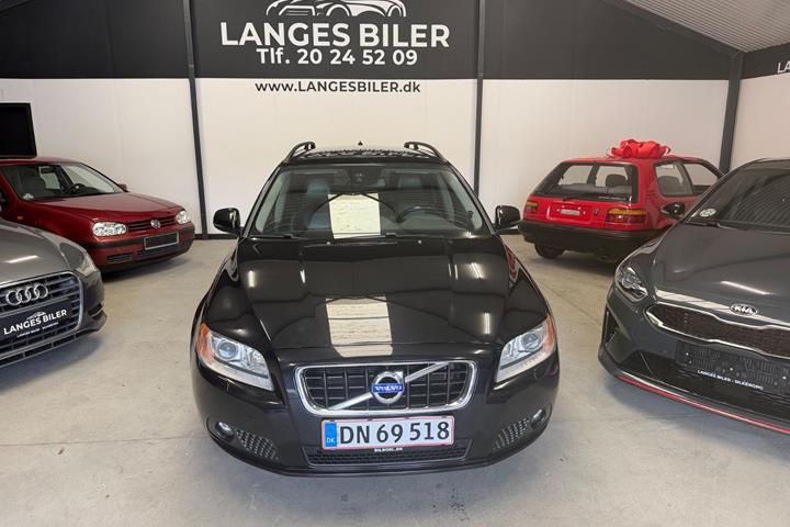 Sort Volvo V70 fra 2013