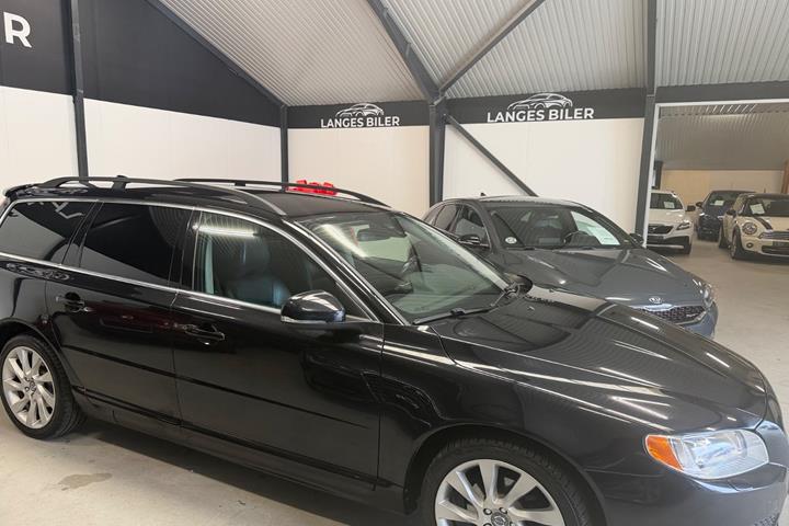 Sort Volvo V70 fra 2013