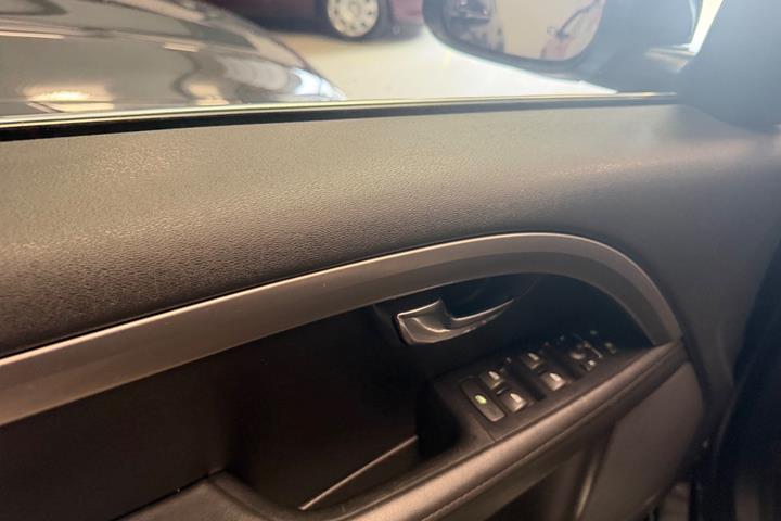 Sort Volvo V70 fra 2013