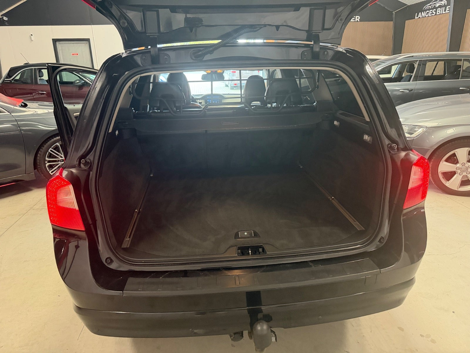 Sort Volvo V70 fra 2013