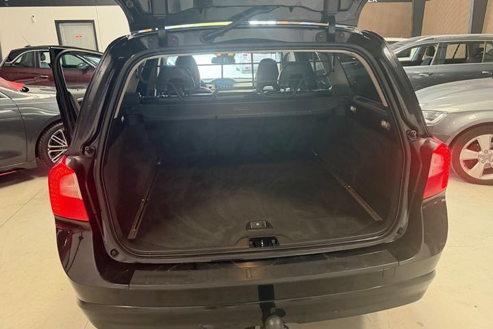 Sort Volvo V70 fra 2013