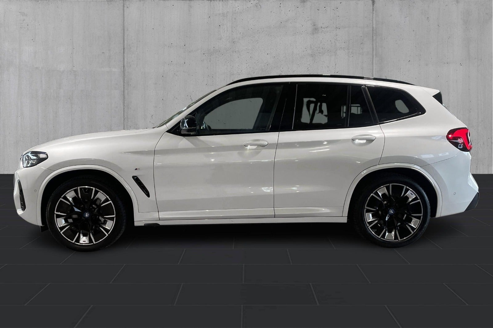 Hvid BMW iX3 fra 2023