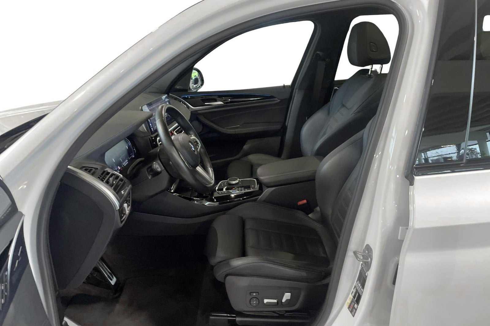 Hvid BMW iX3 fra 2023