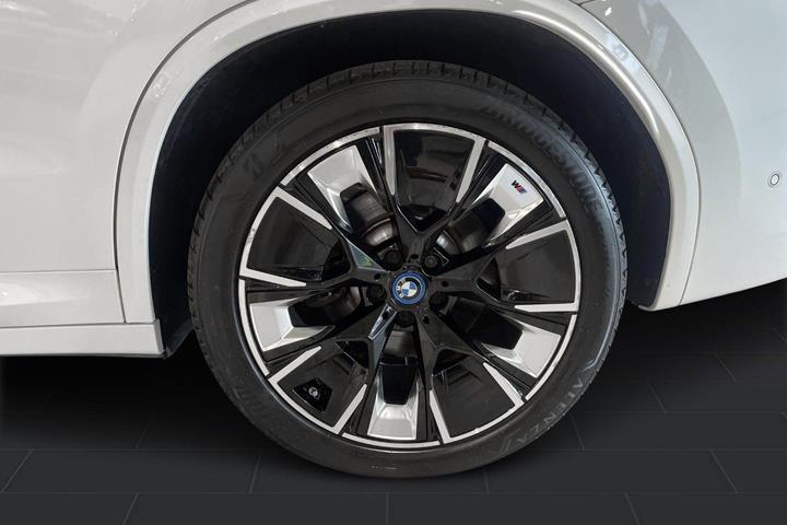 Hvid BMW iX3 fra 2023
