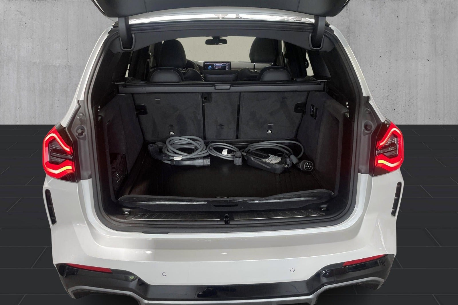 Hvid BMW iX3 fra 2023