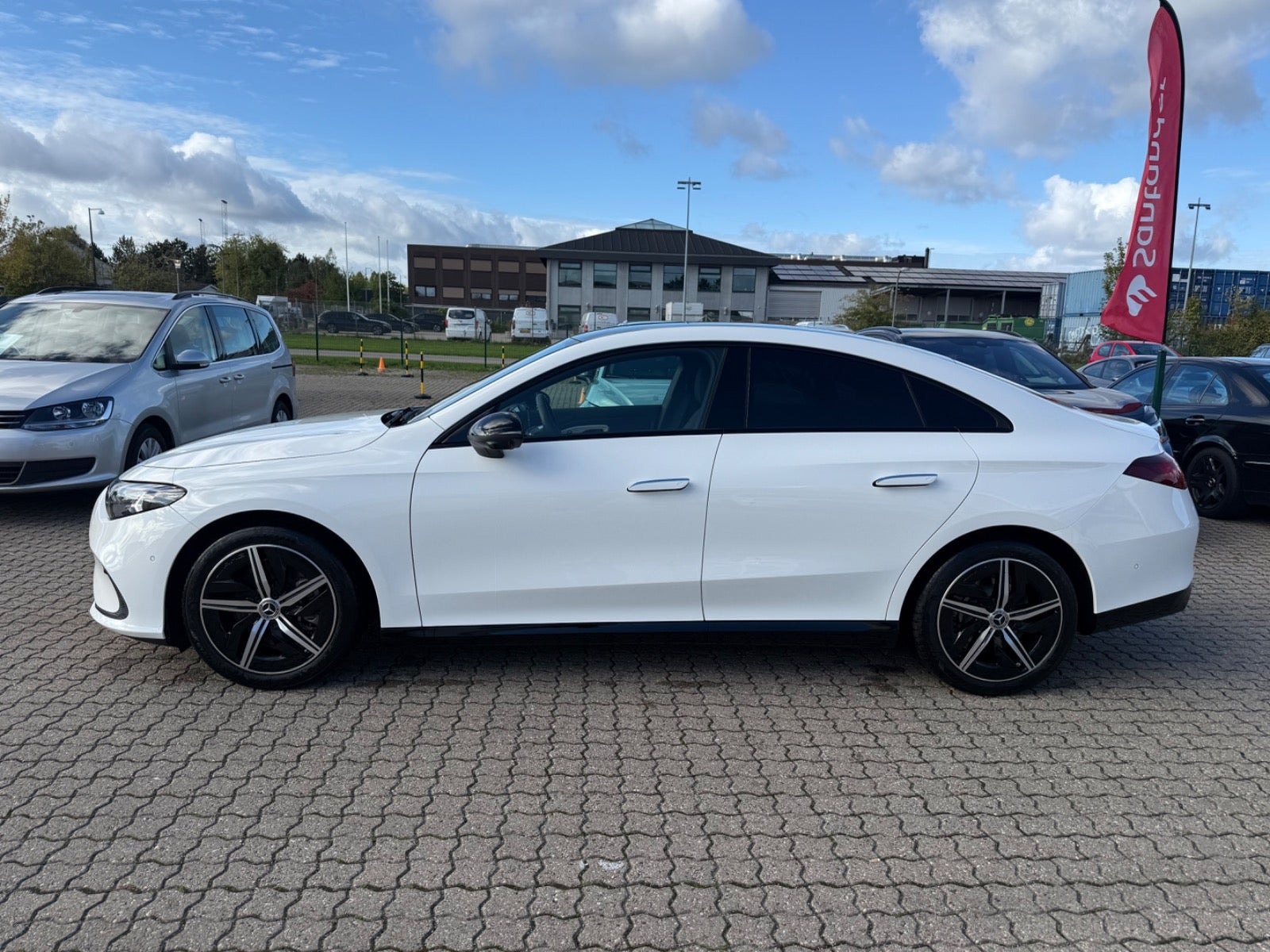 Hvid Mercedes CLA250+ fra 2026