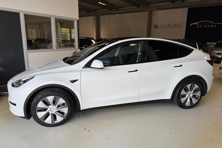 undefined Tesla Model Y fra 2024
