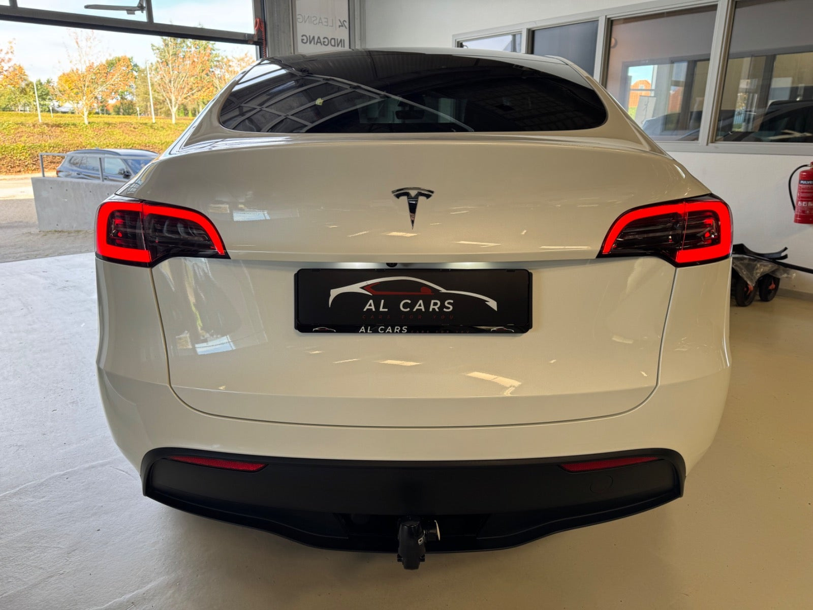 undefined Tesla Model Y fra 2024
