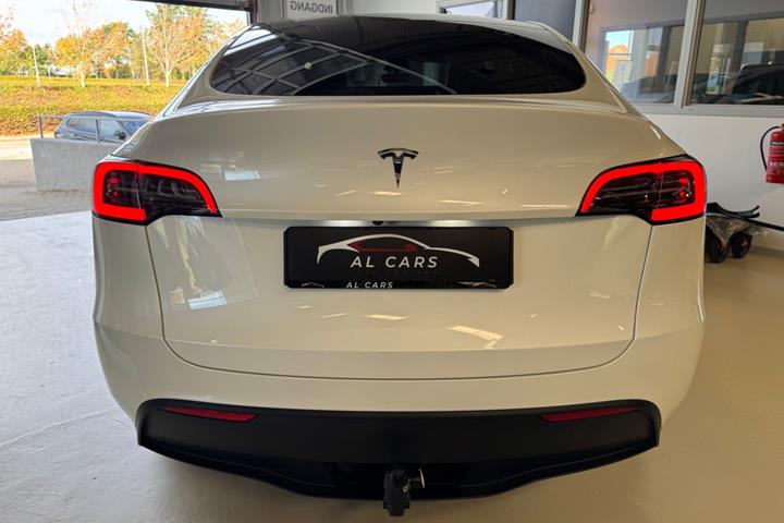 undefined Tesla Model Y fra 2024