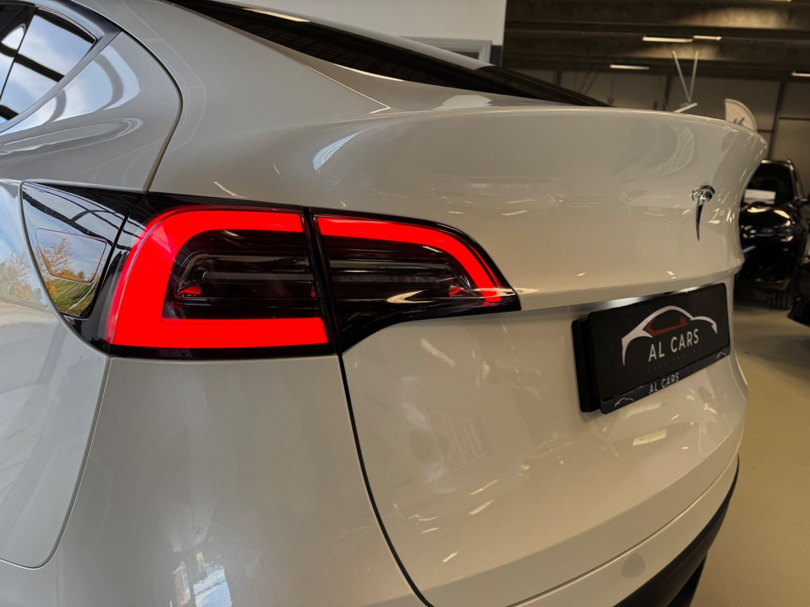 undefined Tesla Model Y fra 2024