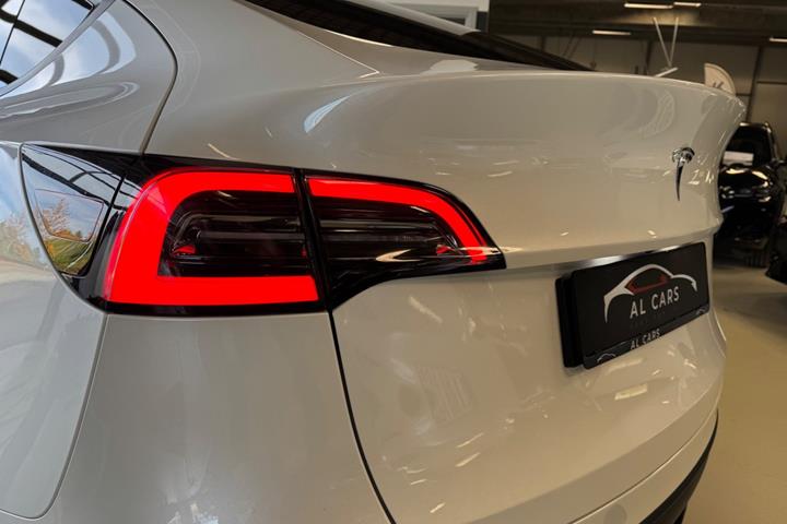 undefined Tesla Model Y fra 2024