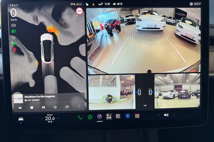 undefined Tesla Model Y fra 2024