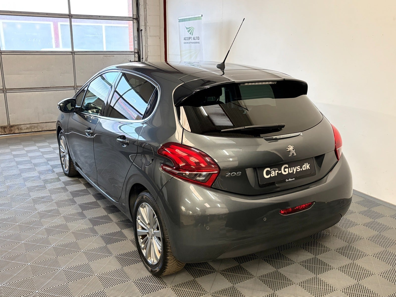 undefined Peugeot 208 fra 2017