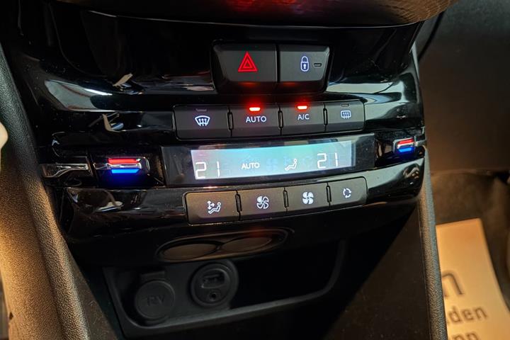 undefined Peugeot 208 fra 2017