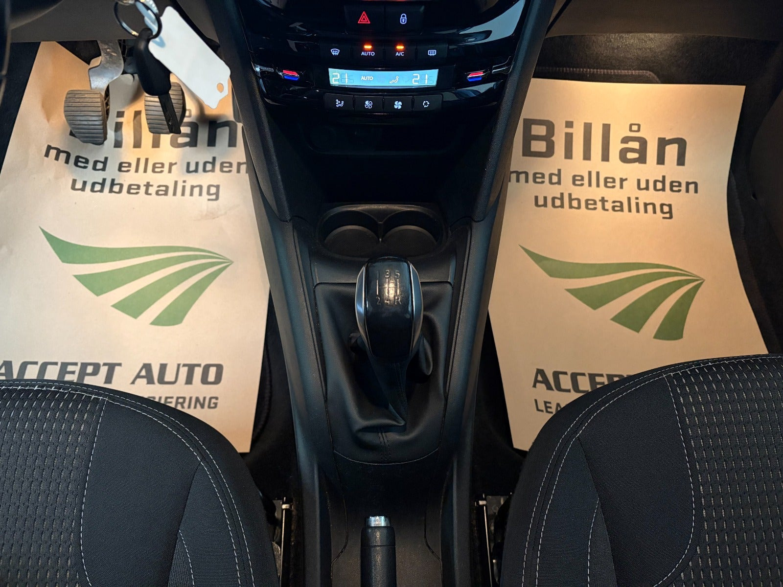undefined Peugeot 208 fra 2017
