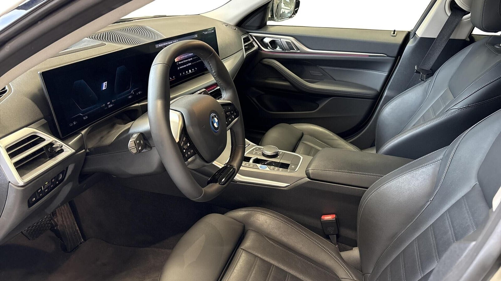 Hvid BMW i4 fra 2024