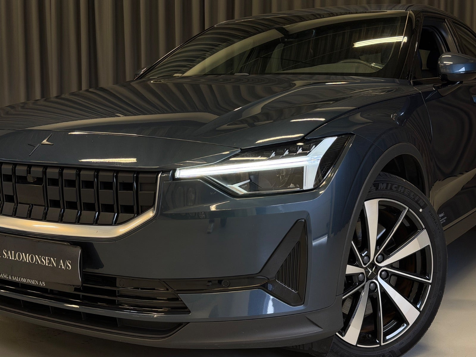 Blå Polestar 2 fra 2022
