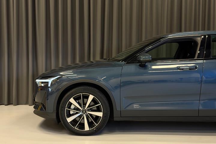 Blå Polestar 2 fra 2022