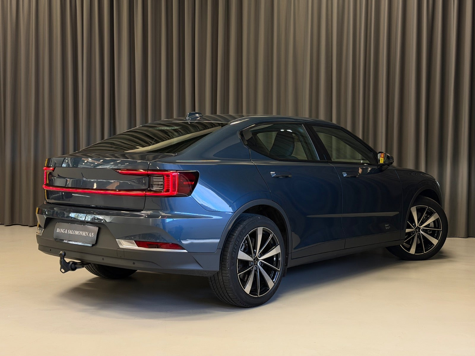 Blå Polestar 2 fra 2022