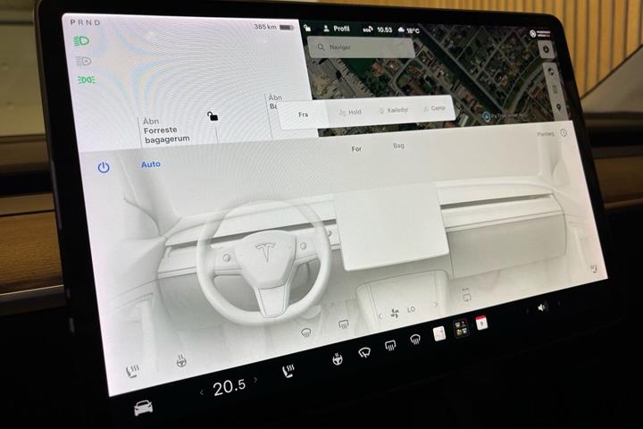 Sort Tesla Model 3 fra 2021