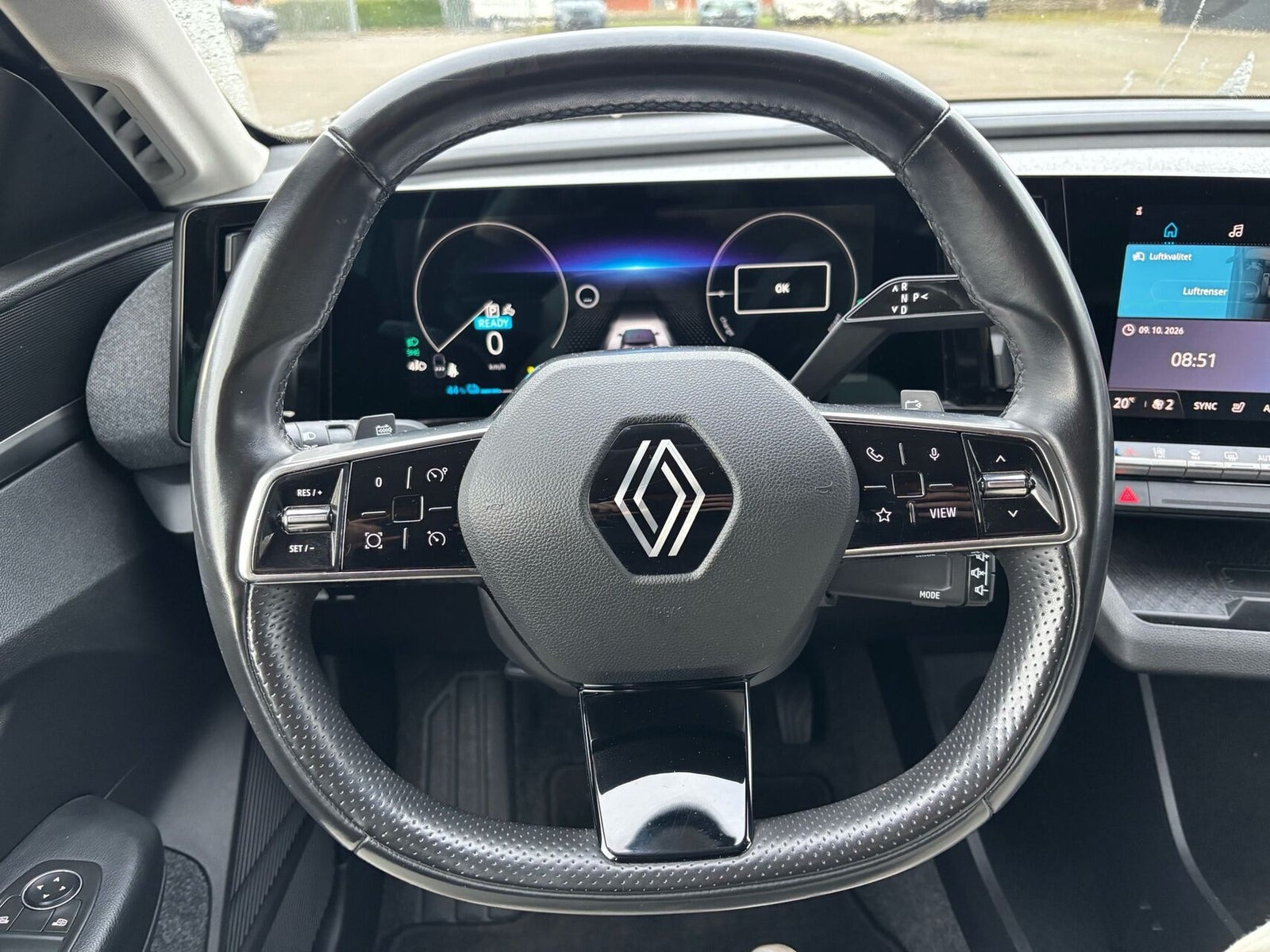 Hvid Renault Megane E-Tech fra 2023