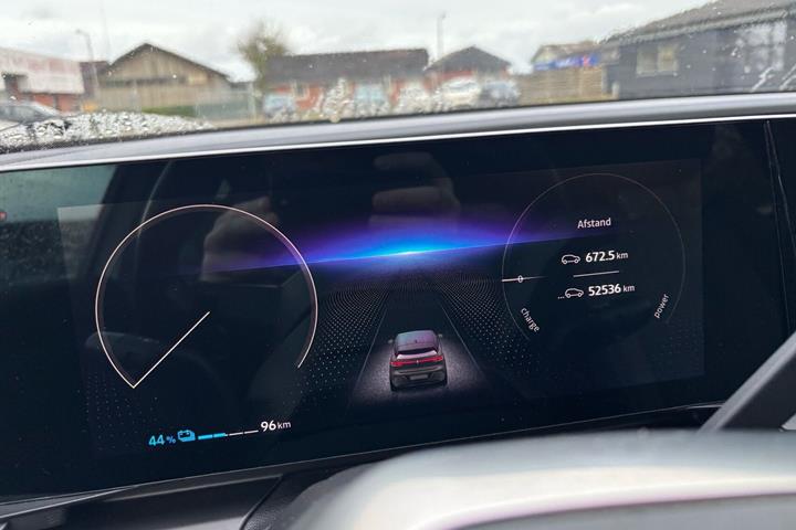 Hvid Renault Megane E-Tech fra 2023