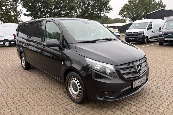 Sort Mercedes Vito 119 fra 2019
