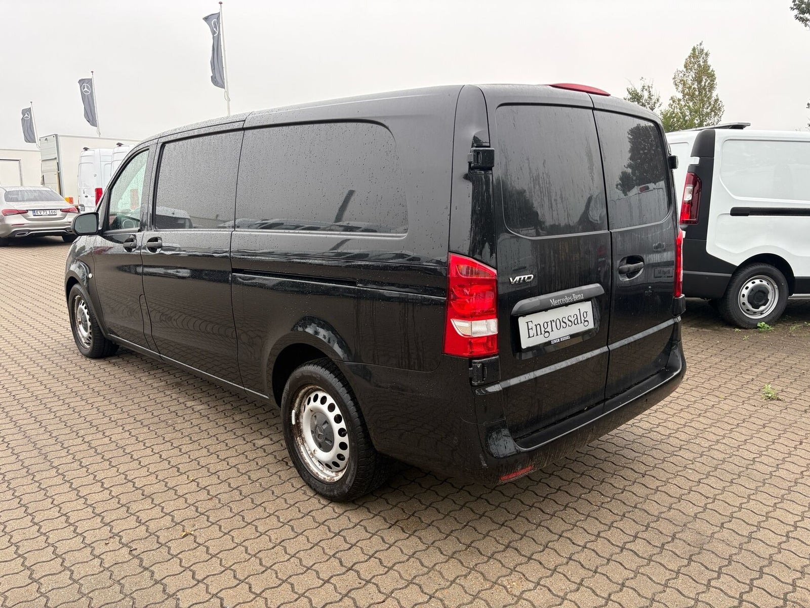 Sort Mercedes Vito 119 fra 2019