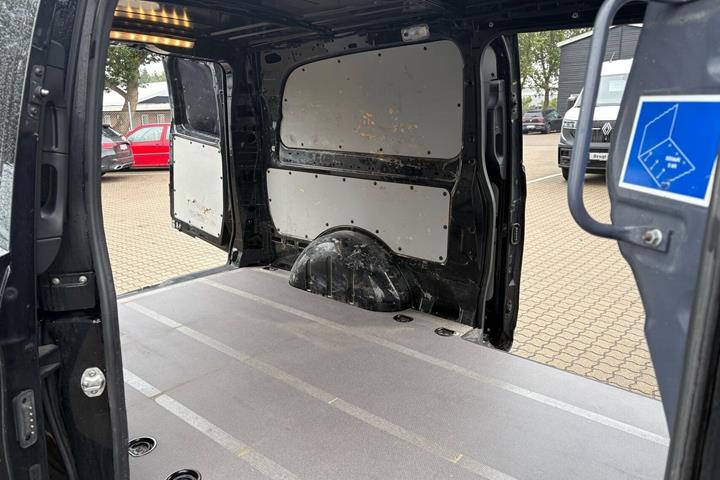Sort Mercedes Vito 119 fra 2019