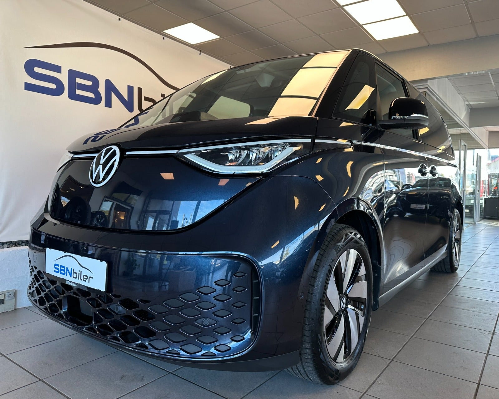 Blå VW ID.Buzz fra 2024
