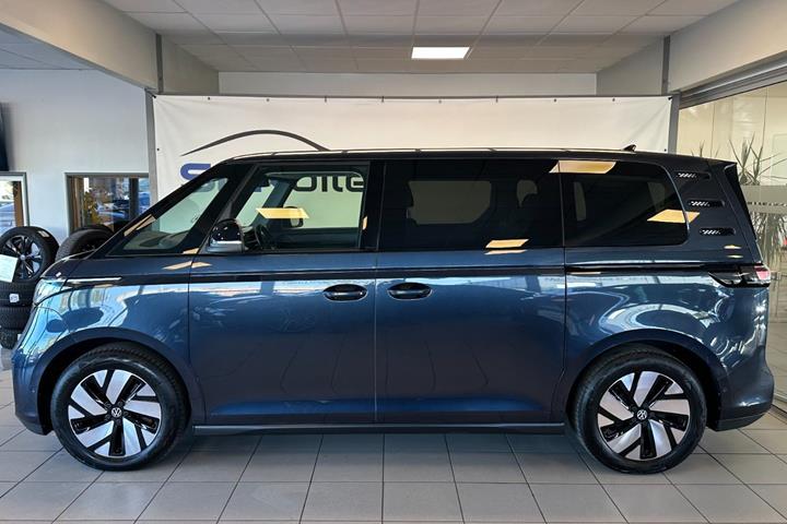 Blå VW ID.Buzz fra 2024