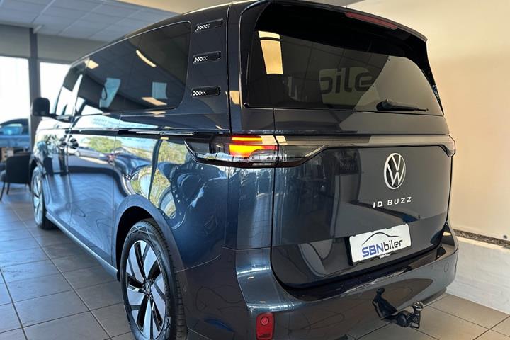 Blå VW ID.Buzz fra 2024