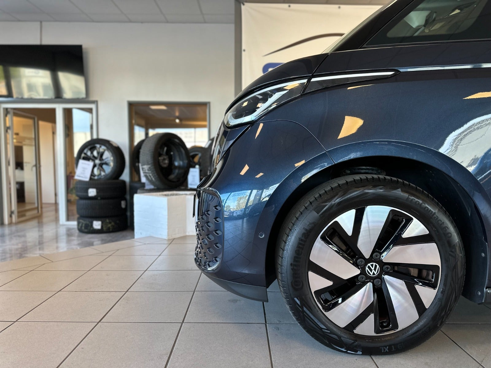 Blå VW ID.Buzz fra 2024