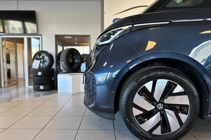Blå VW ID.Buzz fra 2024