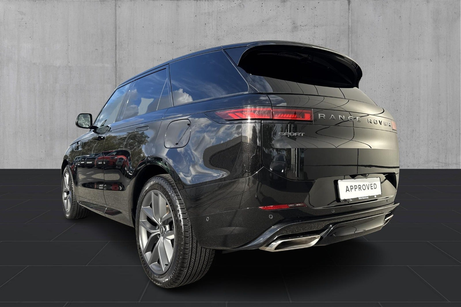Sort Land Rover Range Rover sport fra 2025