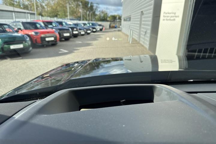 Sort Land Rover Range Rover sport fra 2025