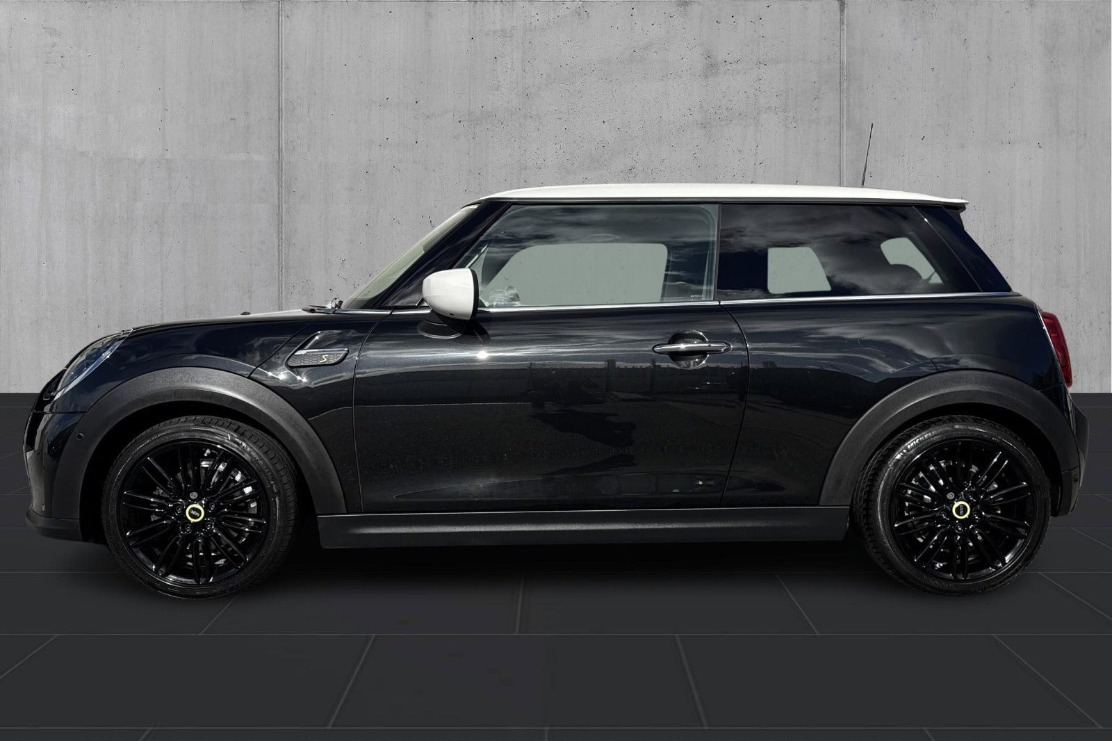 Sort Mini Cooper SE fra 2023