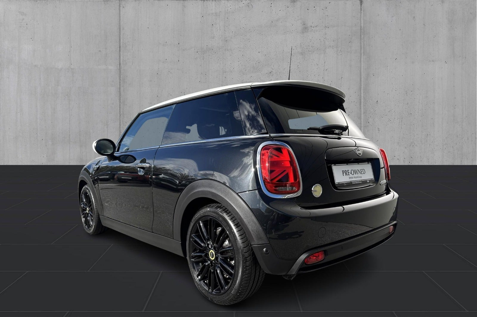 Sort Mini Cooper SE fra 2023