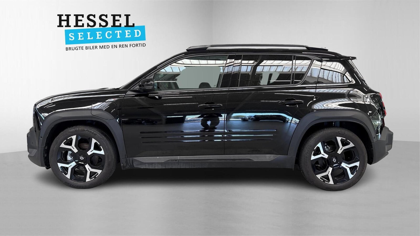 Sort Renault 4 E-Tech fra 2026