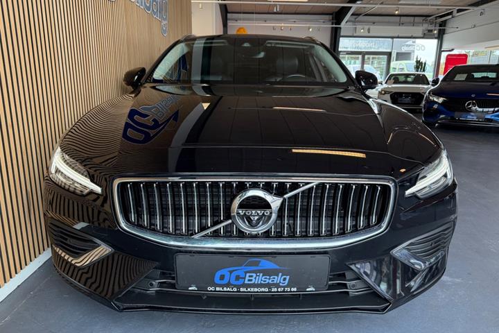 Sort Volvo V60 fra 2021