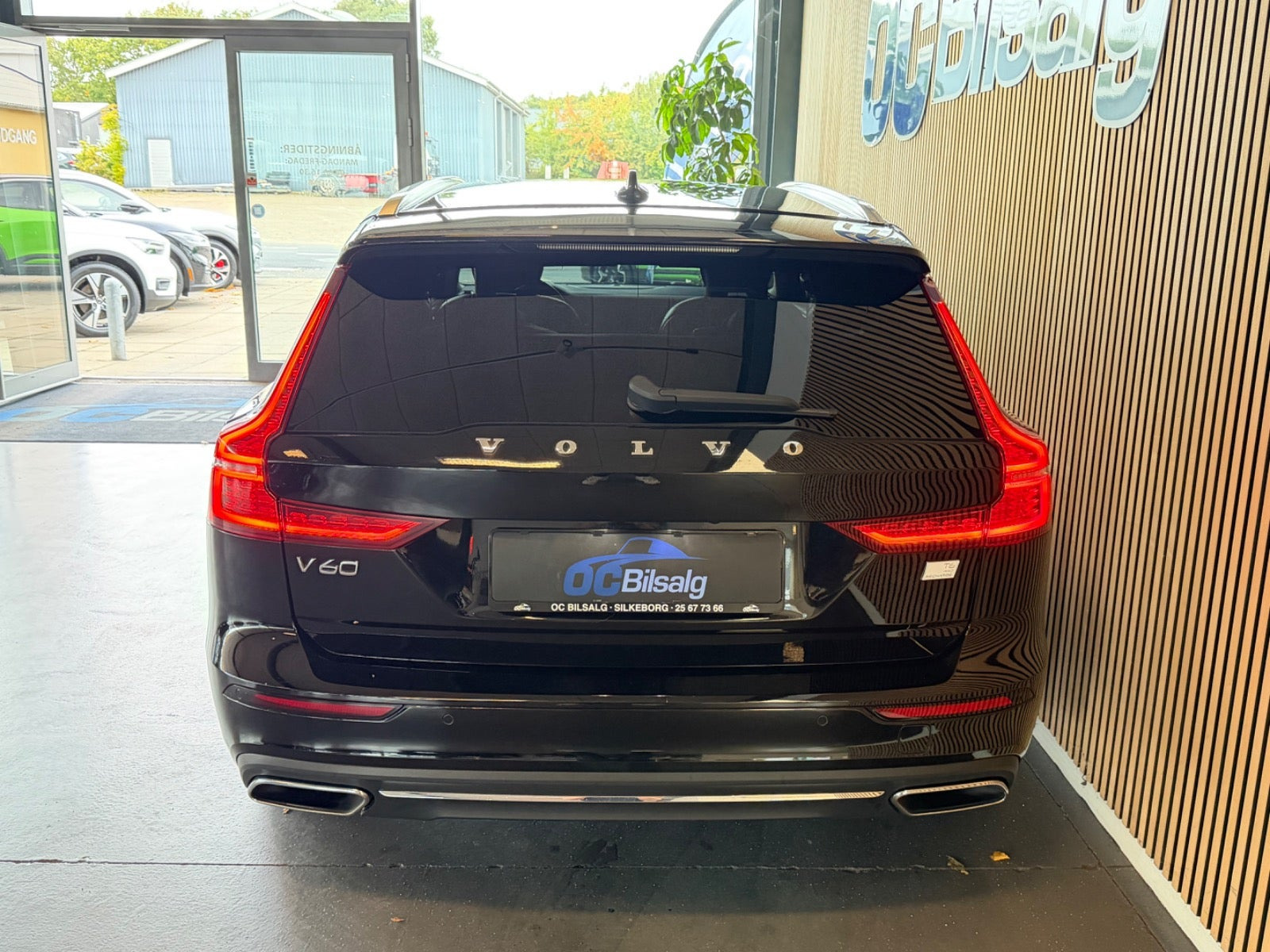 Sort Volvo V60 fra 2021