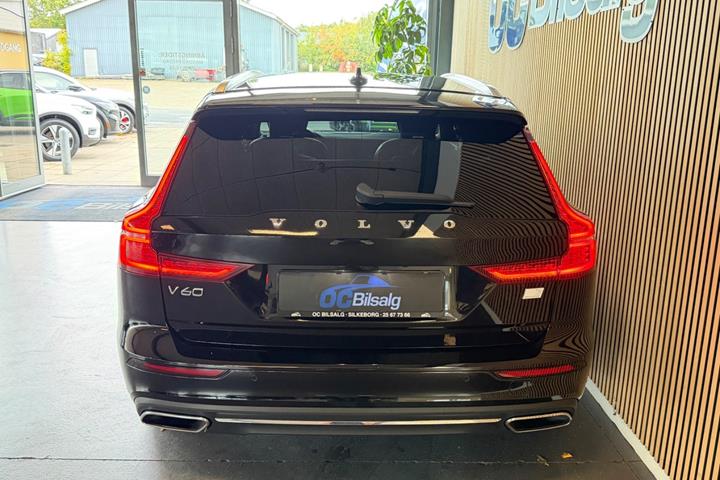 Sort Volvo V60 fra 2021