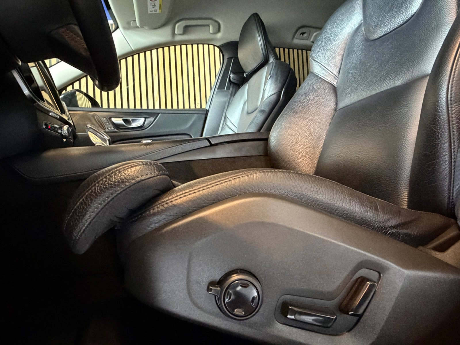 Sort Volvo V60 fra 2021